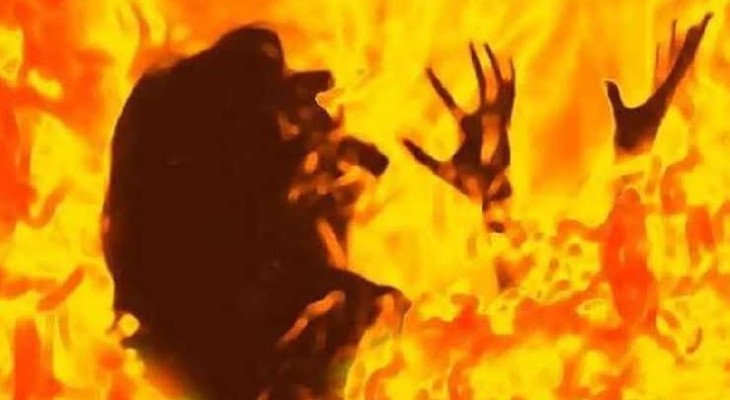 রাজধানীর সূত্রাপুরে পেট্রোল ঢেলে ঘরে আগুন, একই পরিবারের ৫ জন দগ্ধ